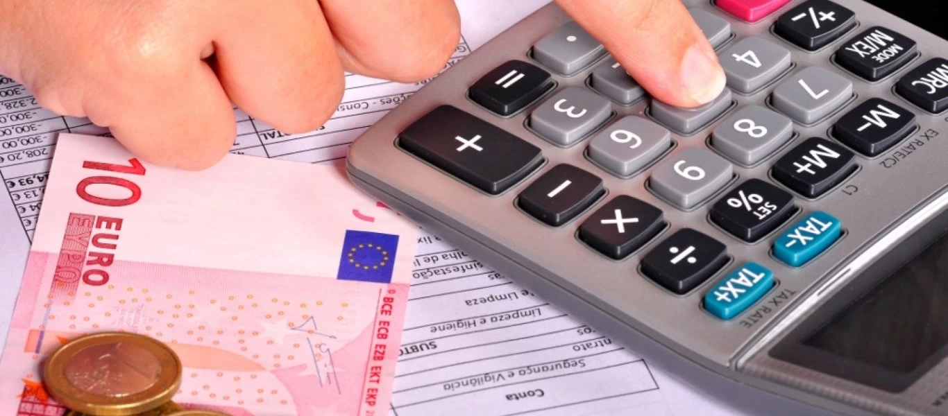 Φόροι: Ποιοι ωφελούνται από τις νέες μειώσεις - Ποιες μπαίνουν στο «συρτάρι» για φέτος